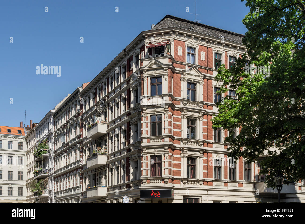 Alte Häuser am Chamisso-Platz in Berlin-Kreuzberg Stockfotografie - Alamy