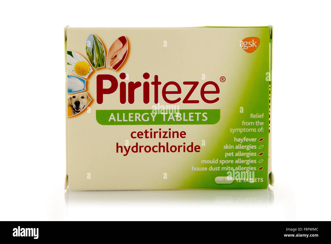 Paket von Piriteze Allergie-Tabletten auf weißem Hintergrund Stockfoto