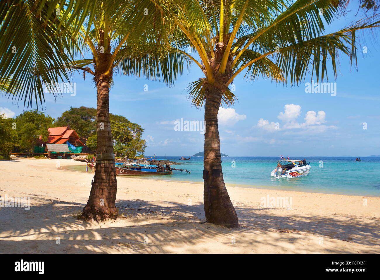 Thailand - Phi Phi Island, Phang Nga Bay Küste Landschaft Stockfoto
