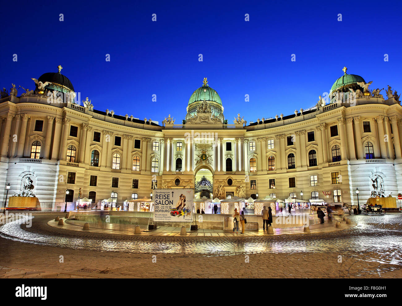 Ansicht der Hofburg, dem kaiserlichen Palast der Habsburger, von Michaelerplatz Wien, Österreich Stockfoto