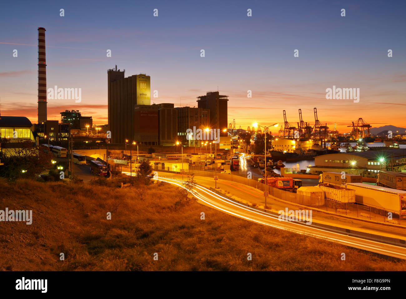 Industriehafen und der zentralen Fischmarkt in Piräus, Athen Stockfoto