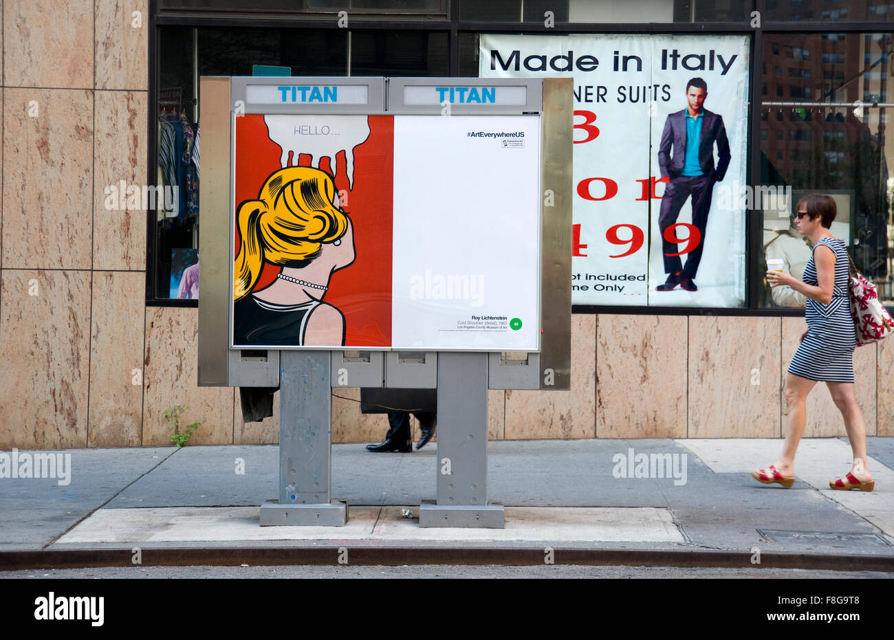 Ein Roy Lichtenstein Gemälde ist auf eine Werbung Kiosk in New York City während der Veranstaltung Kunst überall wiedergegeben Stockfoto