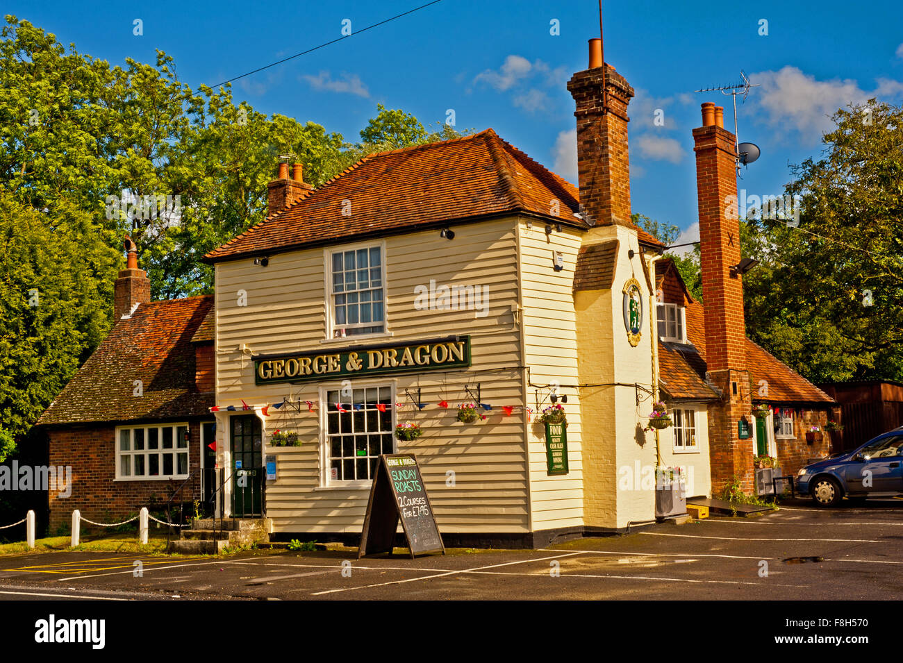 Der Georg und der Drache an Tudeley, Kent Stockfotografie - Alamy