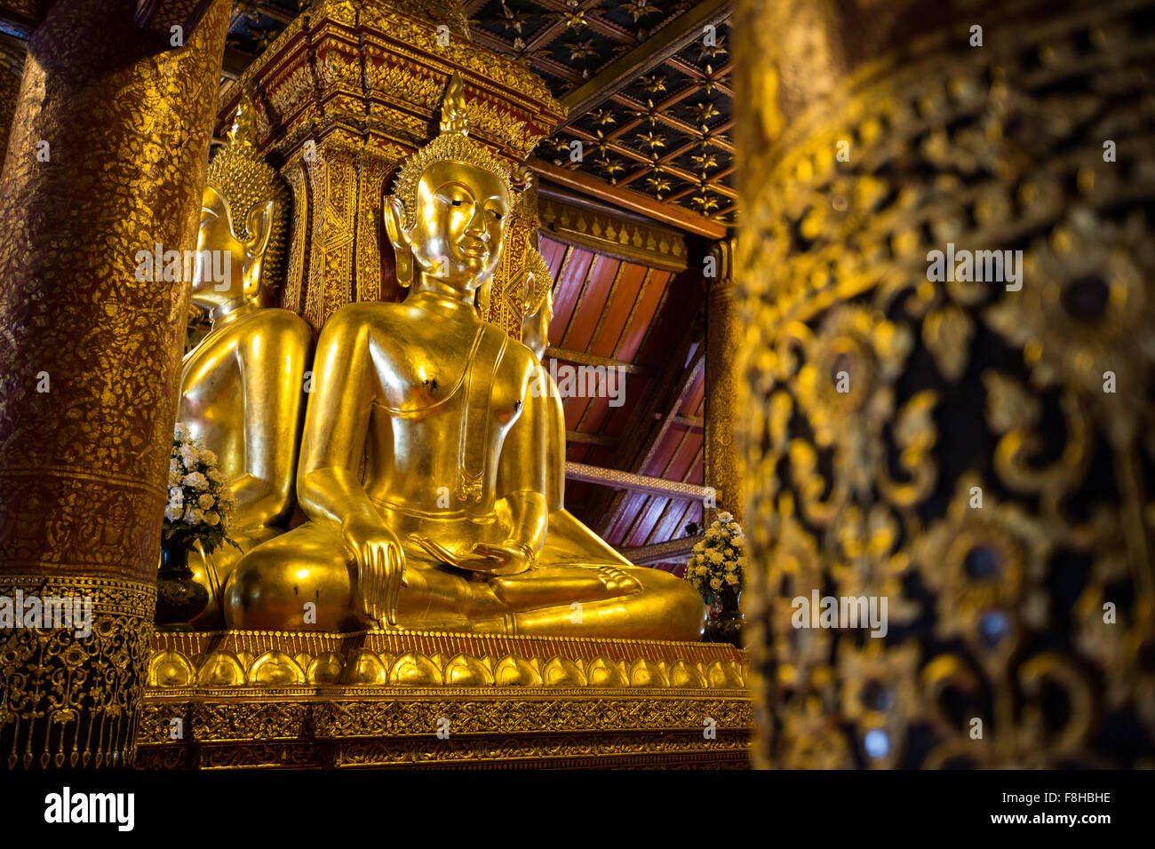 Die vier Buddha-Skulpturen im Tempel "Wat Phumin", im Norden von Thailand Stockfoto