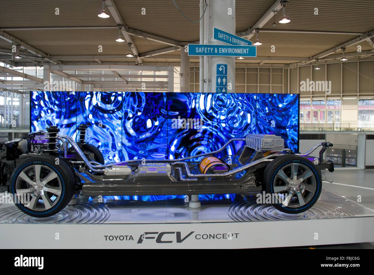 Autos und Frauen Stockfoto