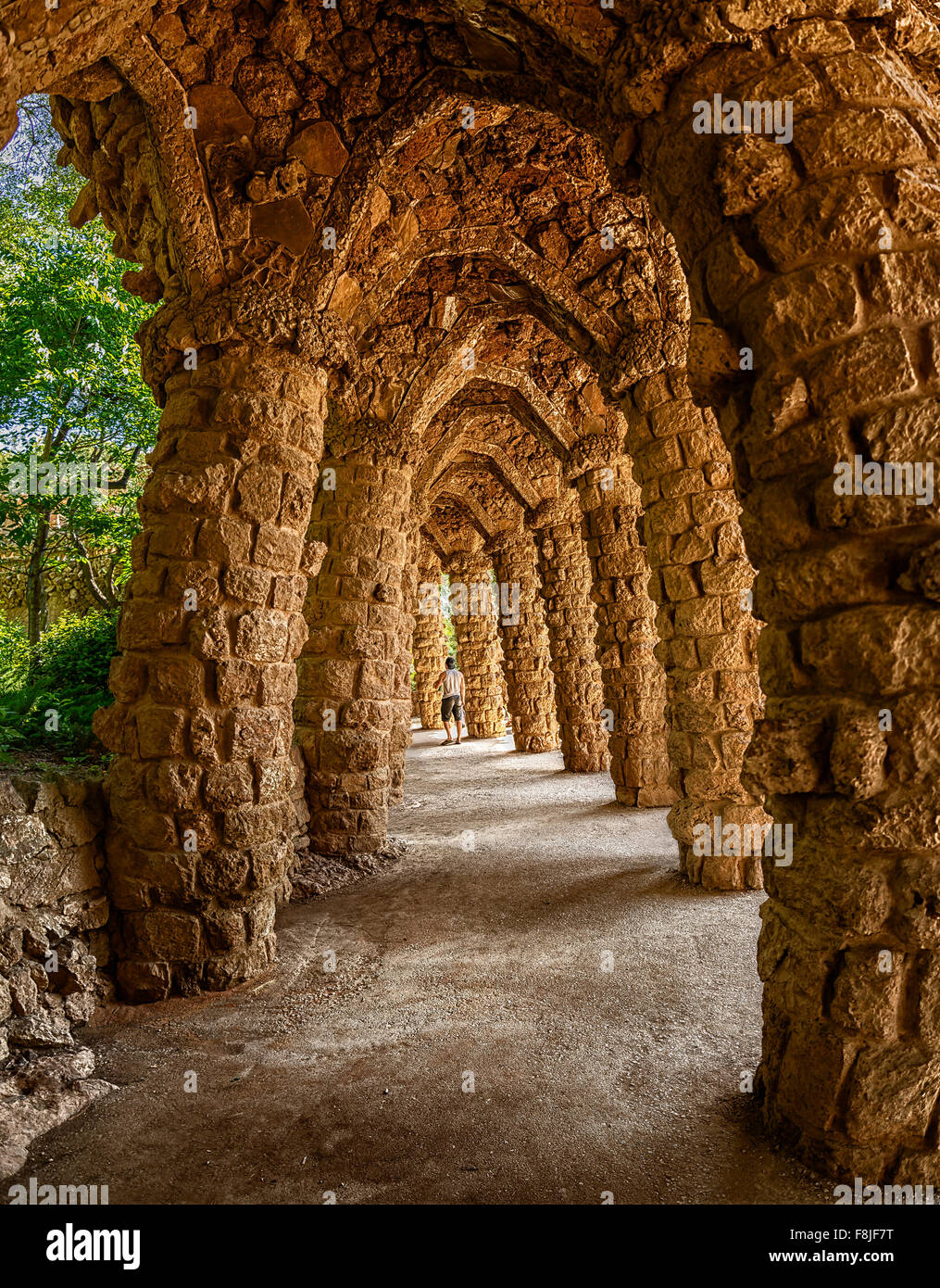 Gewölbten Gang im Park Güell, Barcelona, Katalonien, Spanien Stockfoto