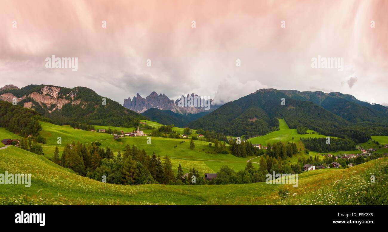 Sturm Wolken über Dolomitenlandschaft, Italien Stockfoto