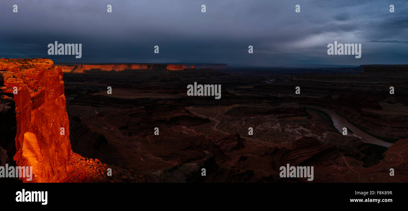 Dead Horse Point übersehen bei Sonnenuntergang, Utah, USA Stockfoto