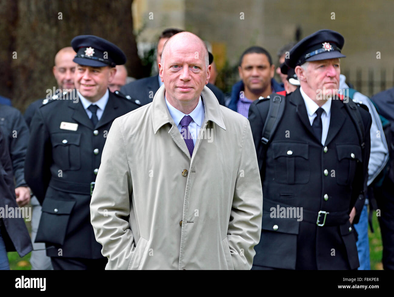 London, England. Matt Wrack und Mitglieder der Feuerwehr Union vorbereiten, Parlament, Oktober 2015 lobby Stockfoto