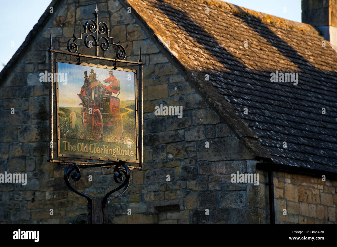 Das alte coaching Route Zeichen Broadway, Cotswolds, Worcestershire, England Stockfoto