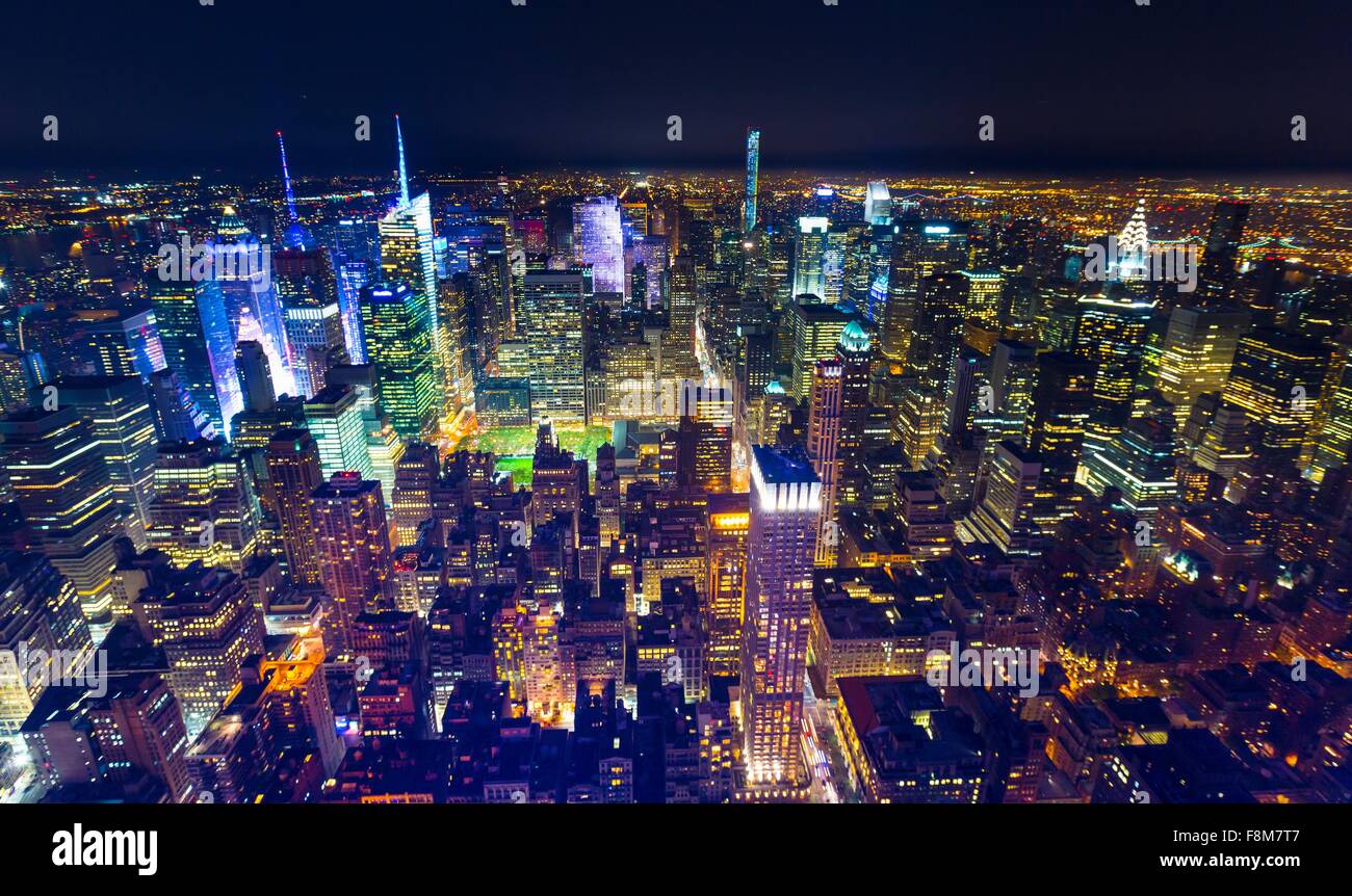 Hohen Winkel Stadtbild von Midtown Manhattan in der Nacht, New York, USA Stockfoto