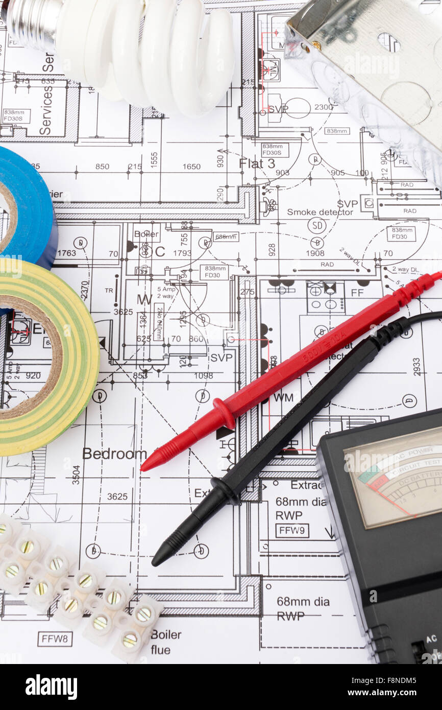 Elektrischen Komponenten auf Hauspläne angeordnet Stockfoto