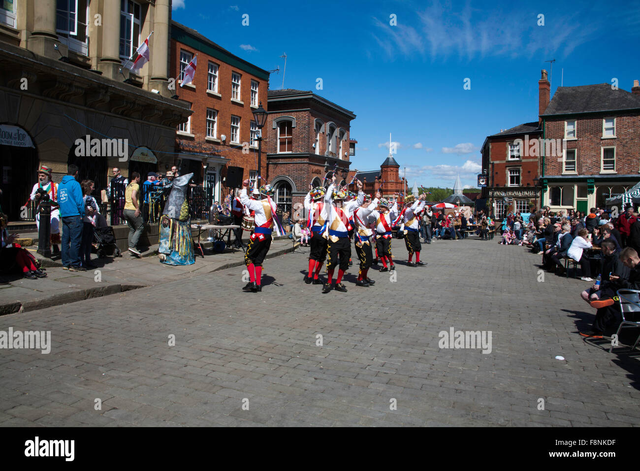 Die Manchester Morris Männer Morris Tanz Gruppe Stockport Folk Festival 2015 Stockport Cheshire England Stockfoto
