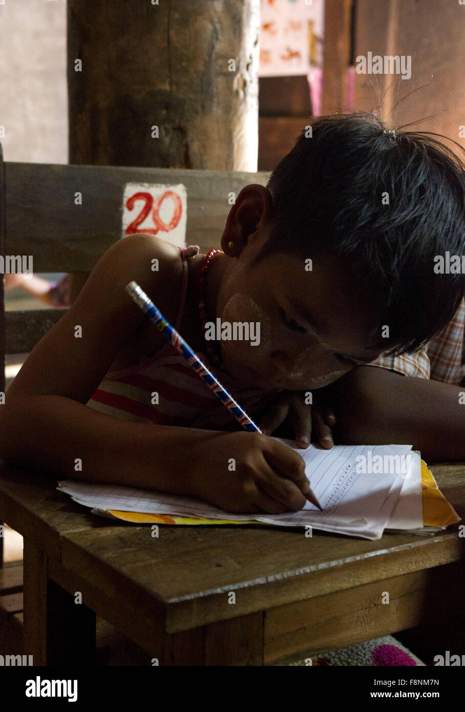 Kinder in der Schule in Myanmar Stockfoto