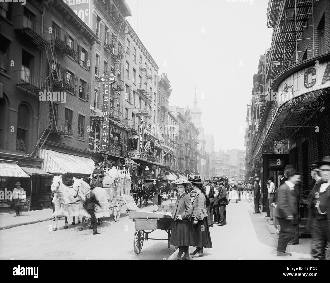 Straßenszene, Mott Street, New York City, USA, ca. 1905 Stockfoto