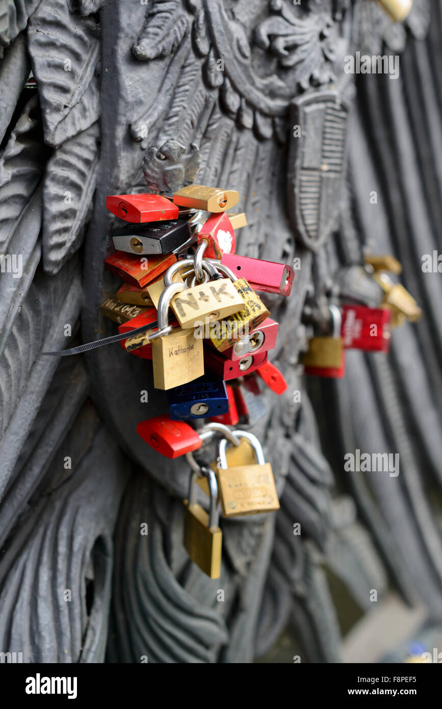 Vorhängeschlösser-Close-Up, Berlin, Deutschland Stockfoto
