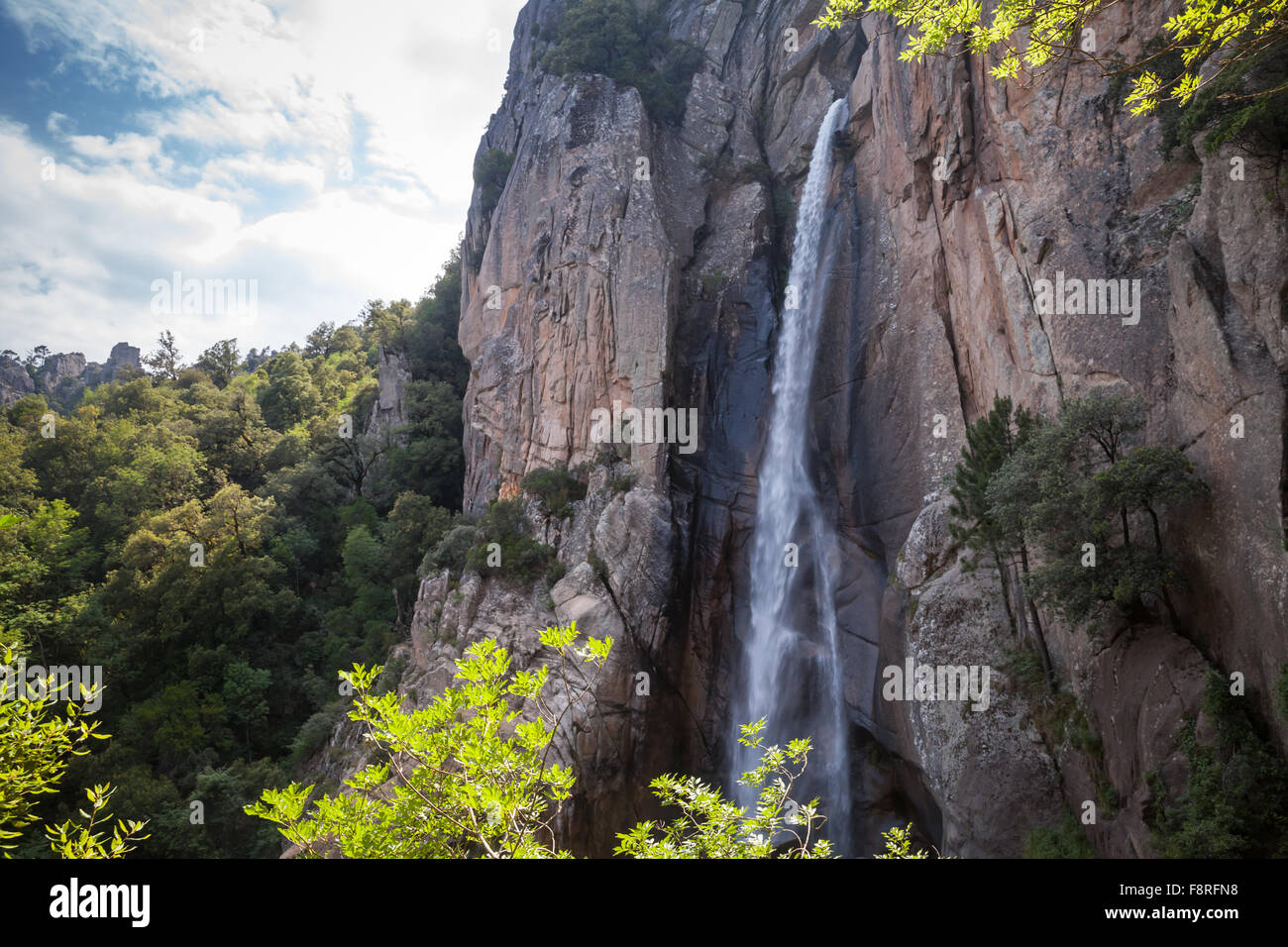 Naturlandschaft, Wasserfall im südlichen Teil der Insel Korsika, Frankreich Stockfoto