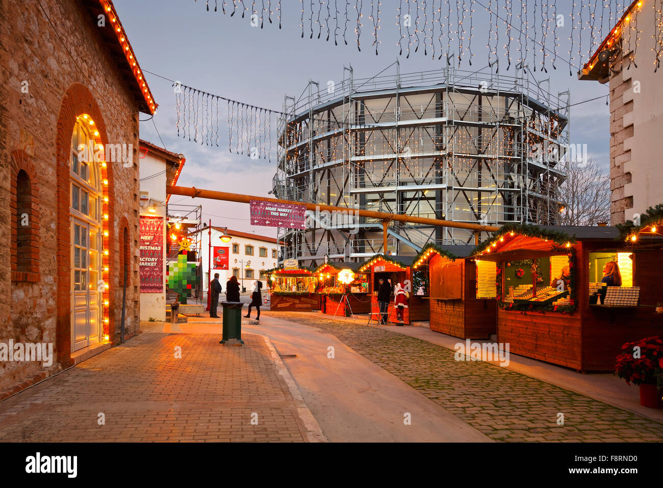 Weihnachtsmarkt und Markt in der Nähe von Gazi in die alten Gaswerk von Athen, Griechenland Stockfoto