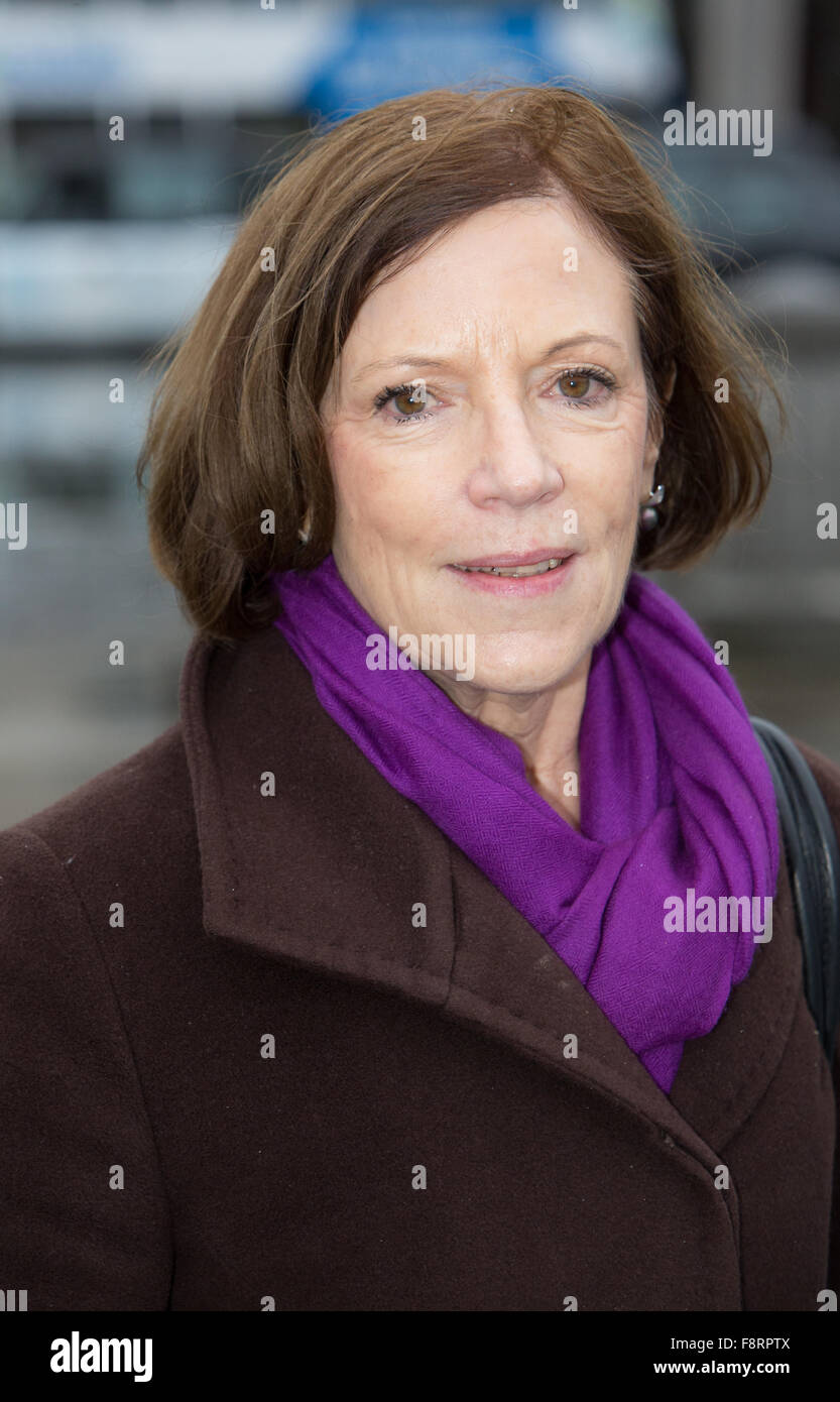 Sue Lloyd Roberts, Journalist und Reporter bei der 1 Milliarde steigen Veranstaltung unterstützen Massenaktion zur Beendigung der Gewalt gegen Frauen Stockfoto