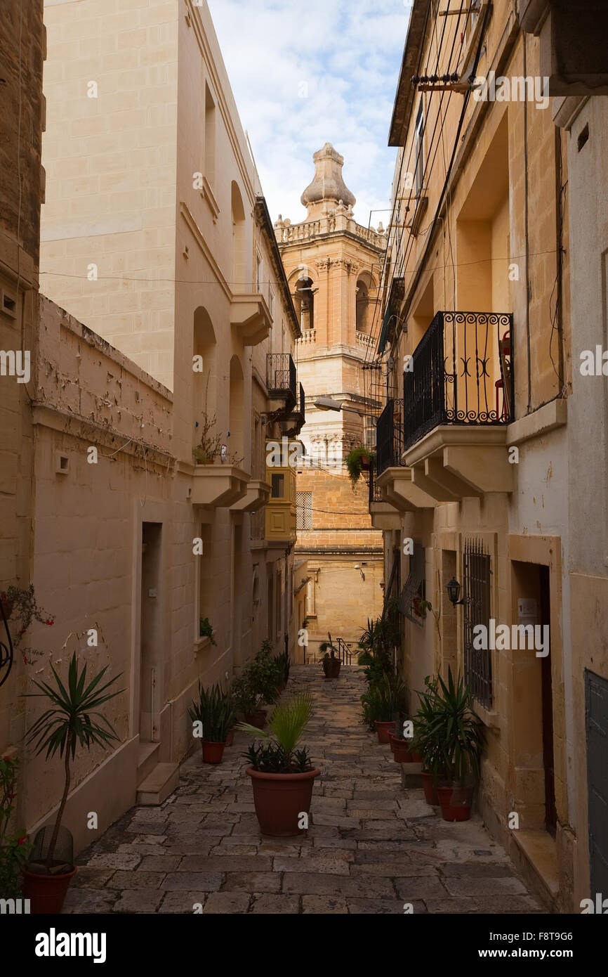 Straße in mediterranen Altstadt (Vittoriosa, Malta) Stockfoto