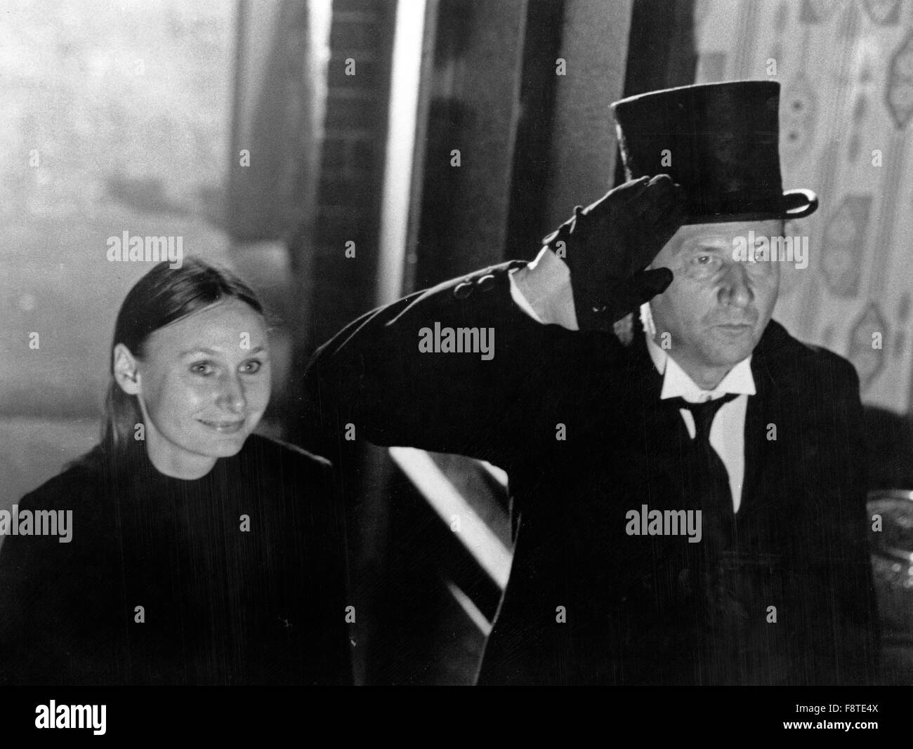 Von Beyond The Grave aka: sterben Türn ins Jenseits, Großbritannien 1973, Regie: Kevin Connor, Monia: Angela Pleasance, Donald Pleasance, Episode "An Act Of Kindness" Stockfoto