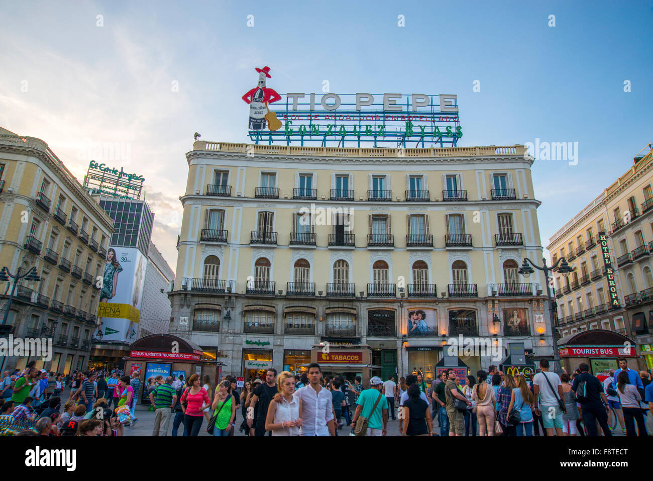 Tio Pepe Leuchtreklame auf die neue Position. Puerta del Sol, Madrid, Spanien. Stockfoto