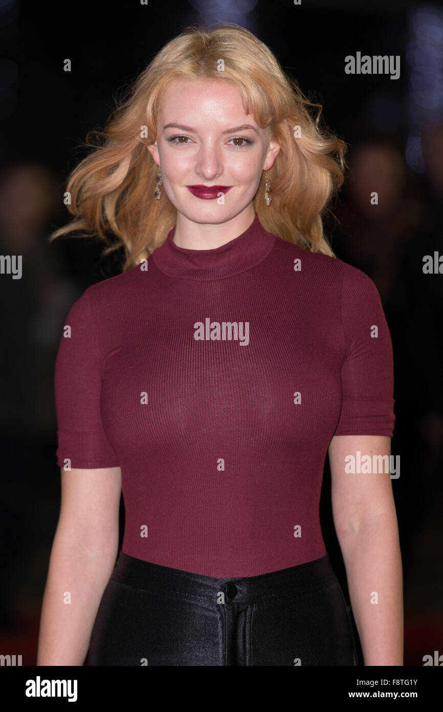 Dakota Blue Richards besucht die UK-Premiere von "The Danish Girl" im Odeon Leicester Square