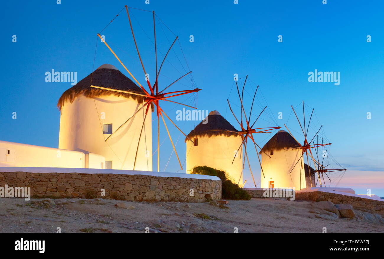 Mykonos Nacht Abend Landschaft mit einem Windmühlen, Insel Mykonos, Kykladen, Griechenland Stockfoto