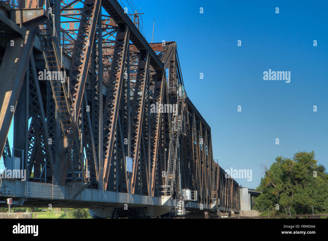 Alte rostige Eisenbahnbrücke Nord Stockfoto