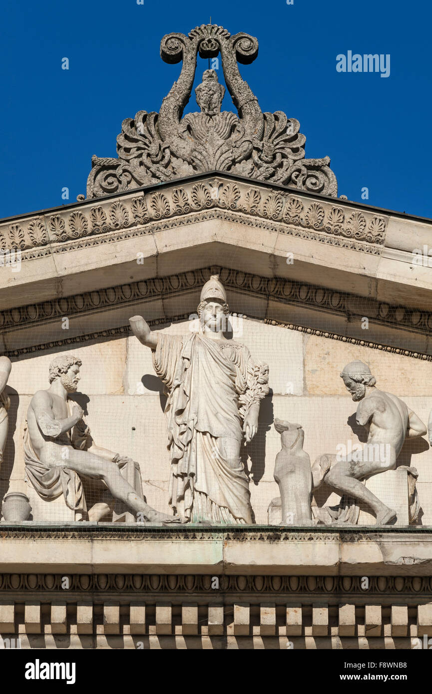 Detailansicht der Giebel, Glyptothek, Architektur von Leo von Klenze, München, Bayern, Upper Bavaria, Germany Stockfoto