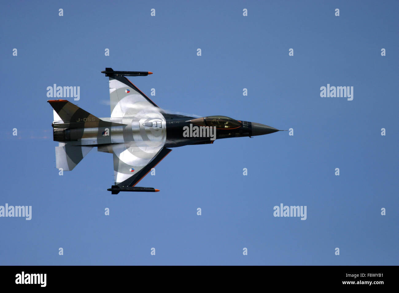 General Dynamics F-16 Fighting Falcon bei UK-Flugschau. Stockfoto