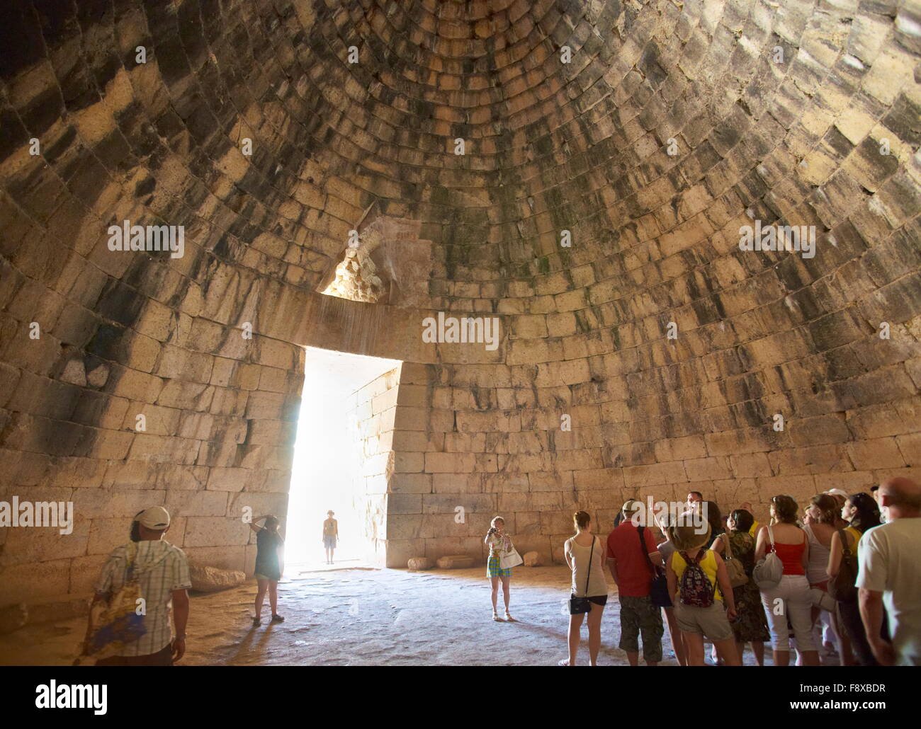Die Schatzkammer des Atreus in den archäologischen Stätten von Mykene (Grab des Agamemnon), Griechenland Stockfoto