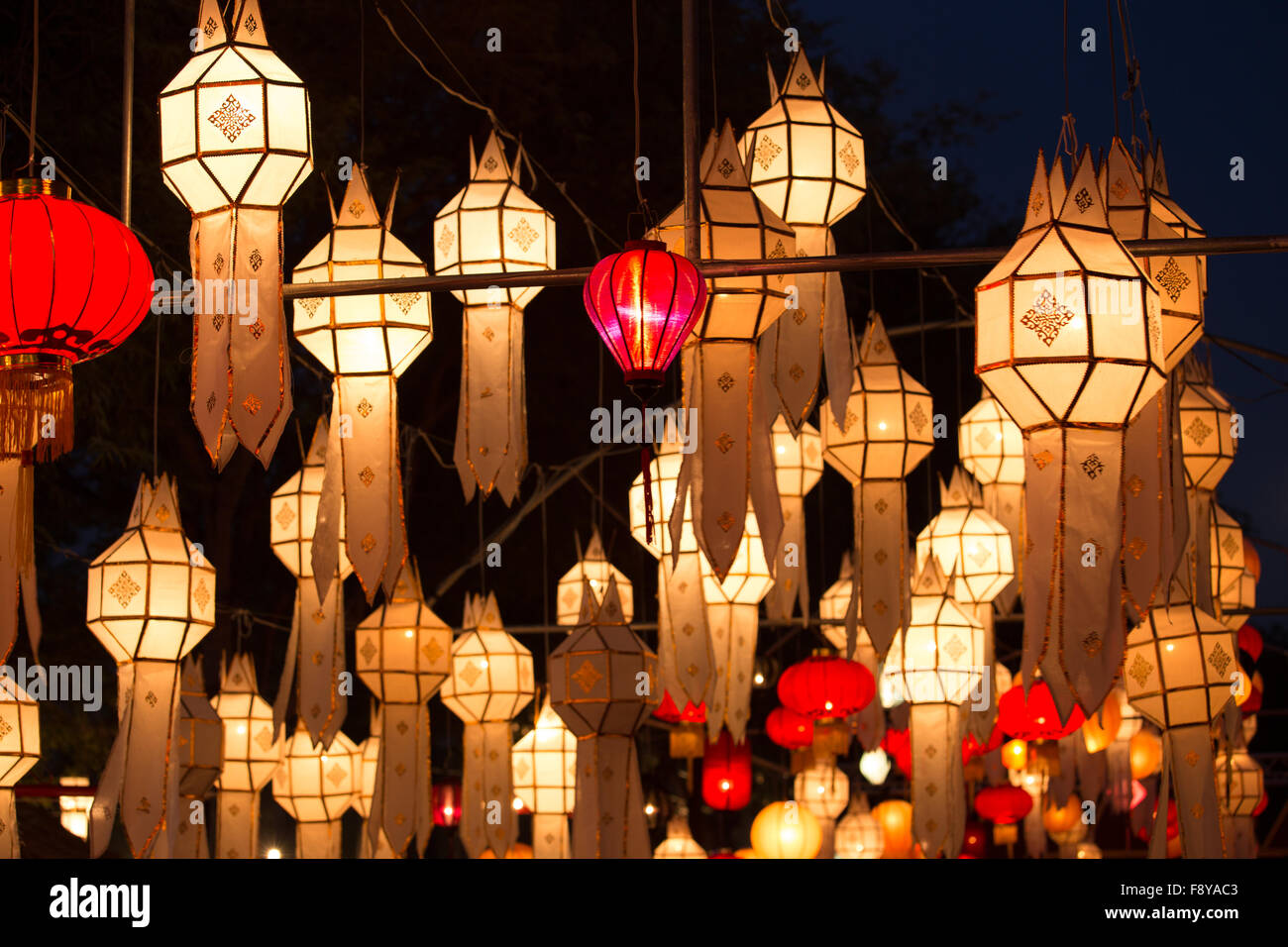 Nördlichen Thai Stil Laternen Loi Krathong Festival, Sukhothai, Thailand Stockfoto