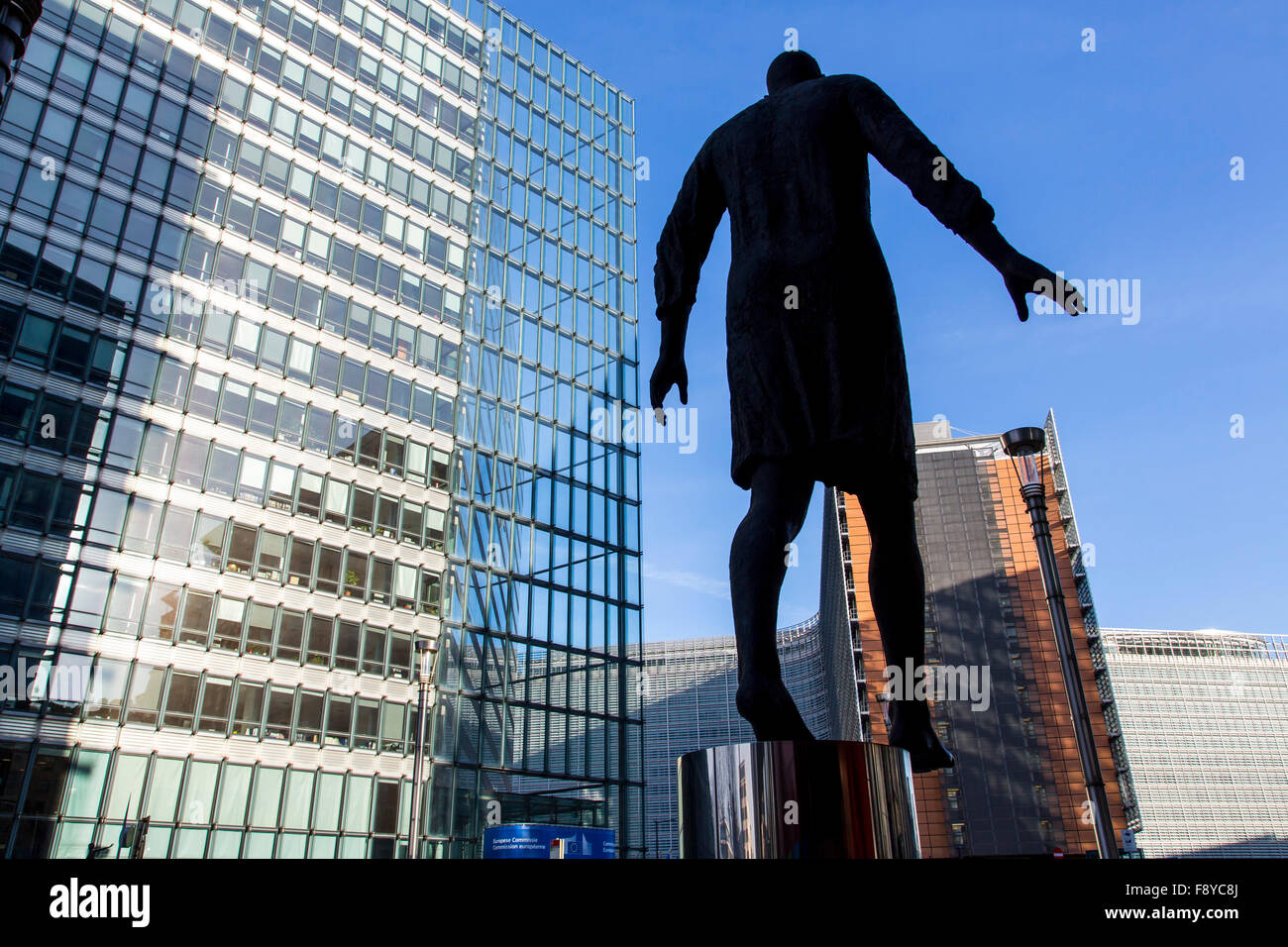 Denkmal vor dem Berlaymont-Gebäude, Europäische Kommission, Brüssel, Belgien, Stockfoto