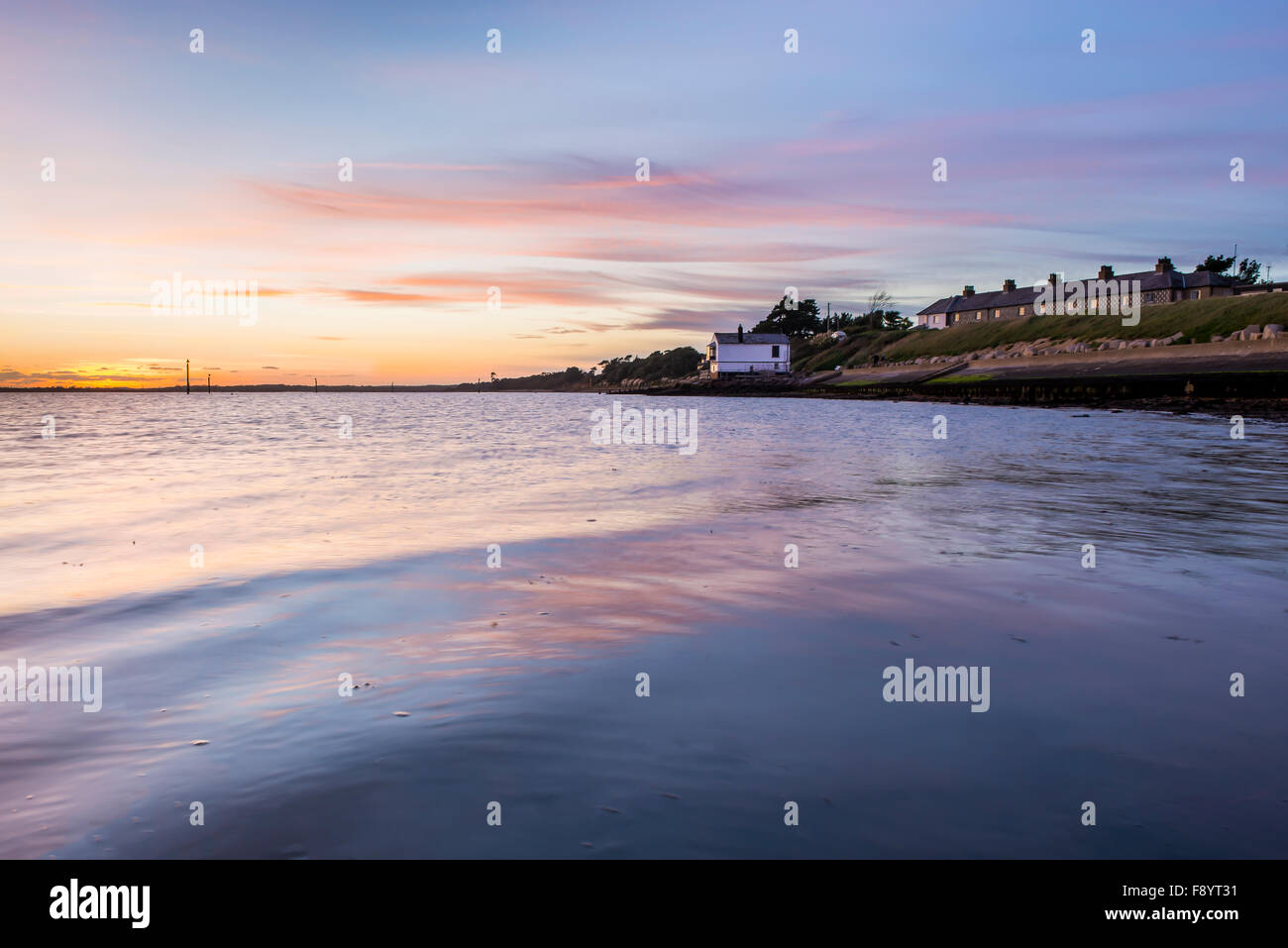 Sonnenuntergang im Watch House Lepe in Hampshire. Stockfoto