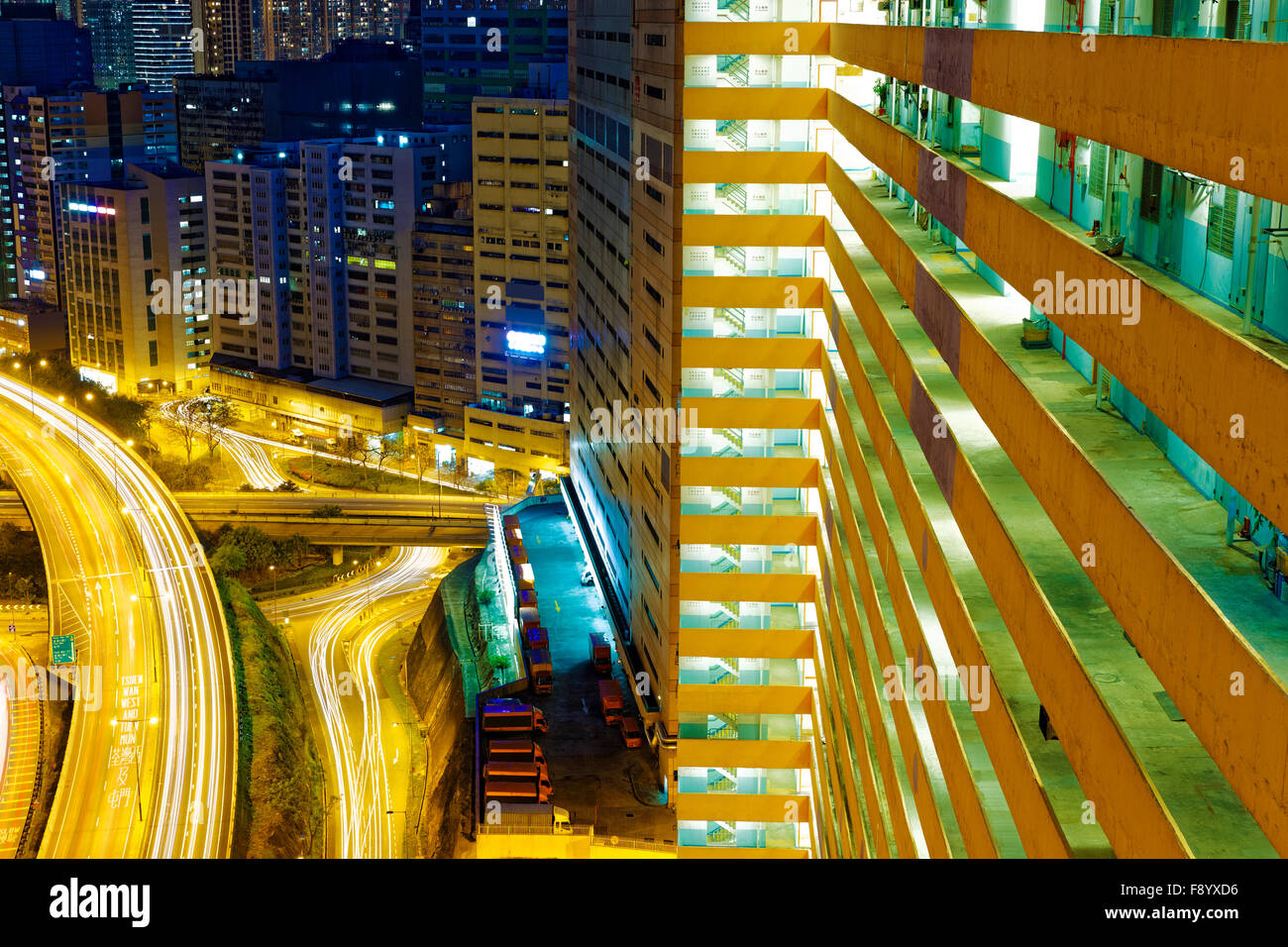 verkehrsreichen Nacht in Finanzen, Hong Kong Stadt Stockfoto