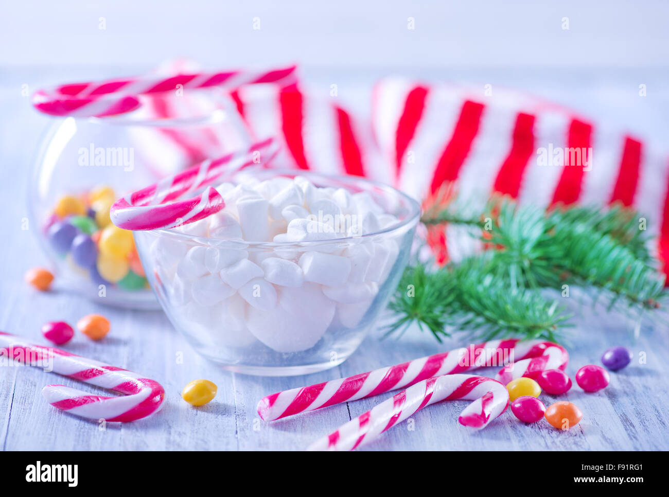 Weihnachten süße und Dekoration auf einem Tisch Stockfoto
