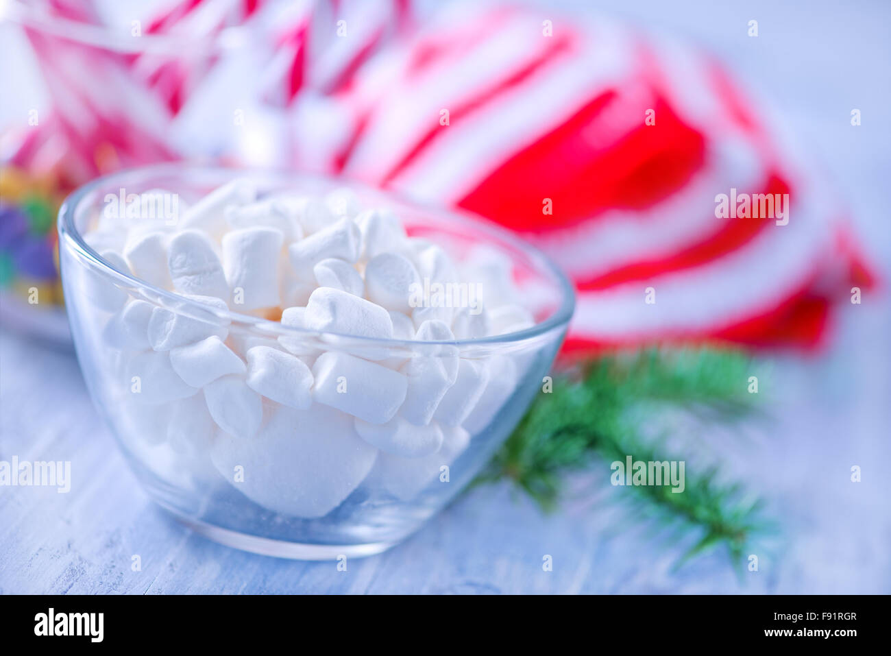 Weihnachten süße und Dekoration auf einem Tisch Stockfoto