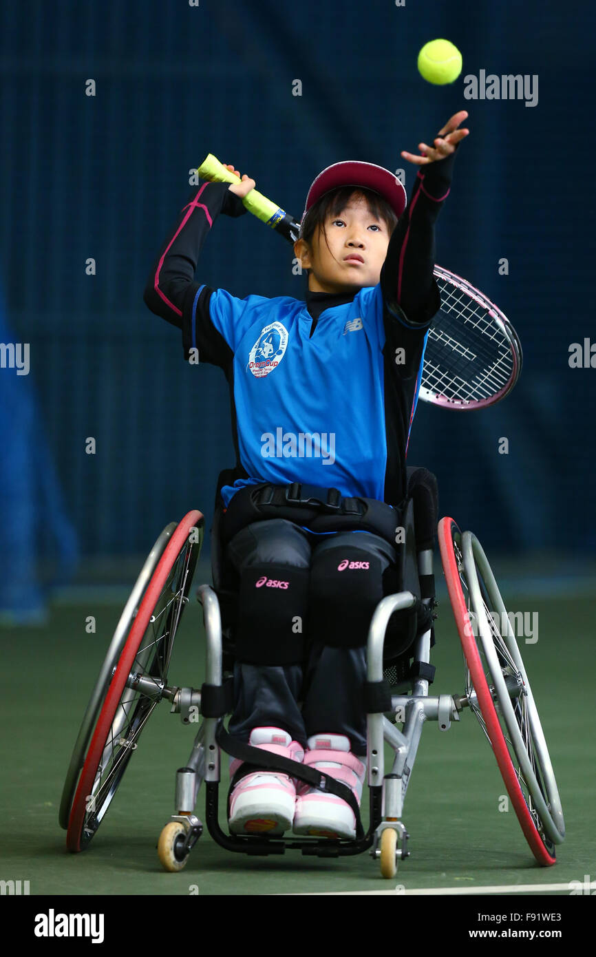 Hyogo, Japan. 12. Dezember 2015. Haruka Usui-Rollstuhl-Tennis: Rollstuhl Tennis Junior All-Star Team Match bei Esaka Tennis Center in Hyogo, Japan. © Shingo Ito/AFLO SPORT/Alamy Live-Nachrichten Stockfoto