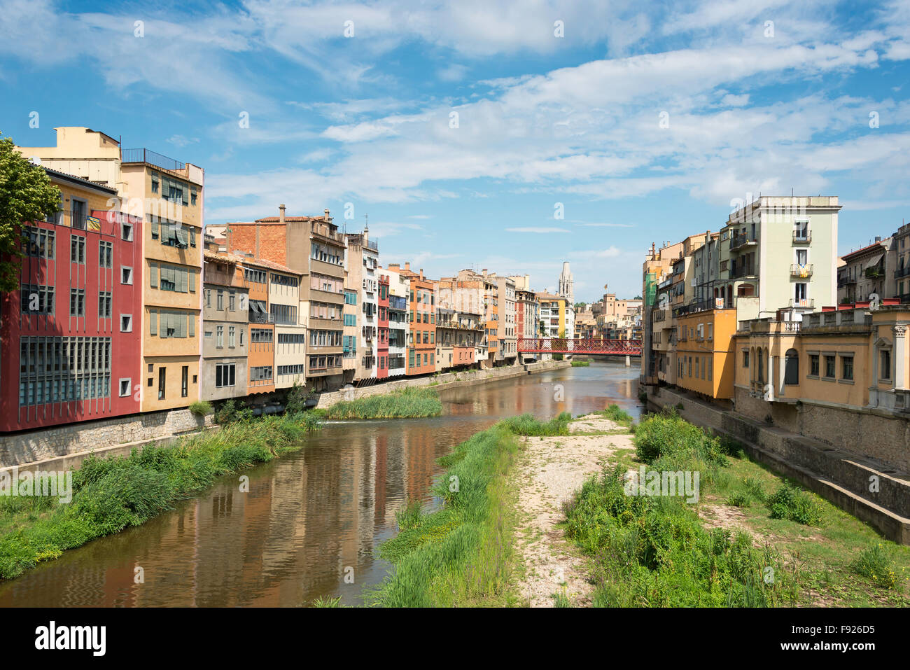 Onyar Fluss und Altstadt, Girona (Gerona), Provinz Girona, Katalonien, Spanien Stockfoto