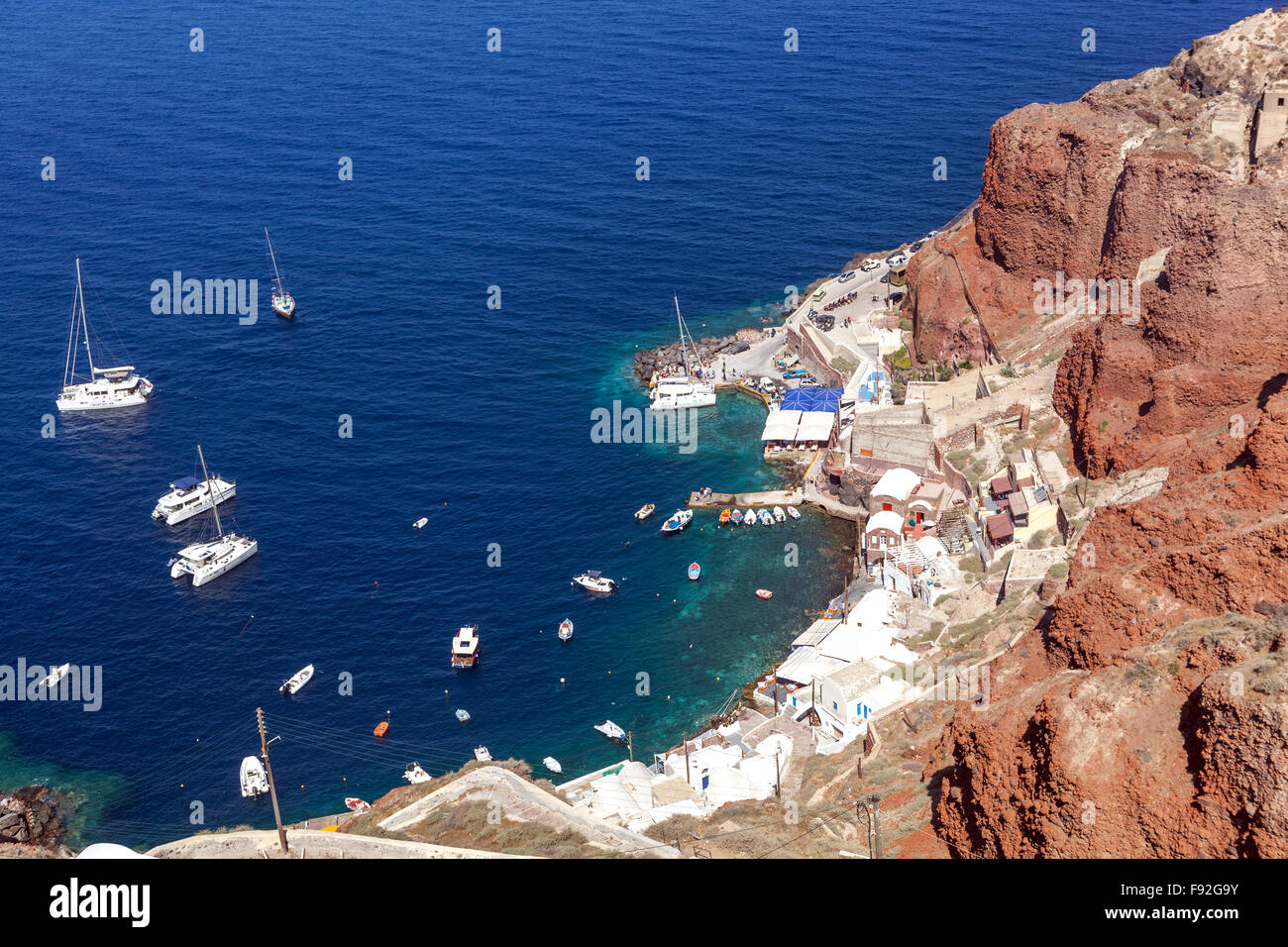 Ammoudi Santorini Hafen unten Oia kleiner Hafen Griechenland Stockfoto