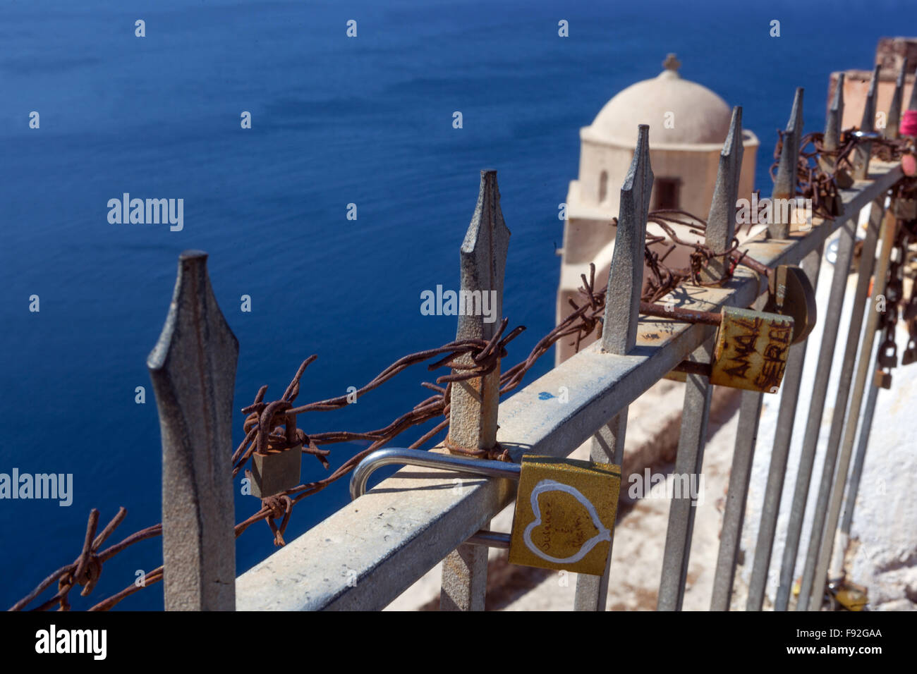 Santorini love locks Oia, Santorini, griechische Insel, Griechenland Stockfoto