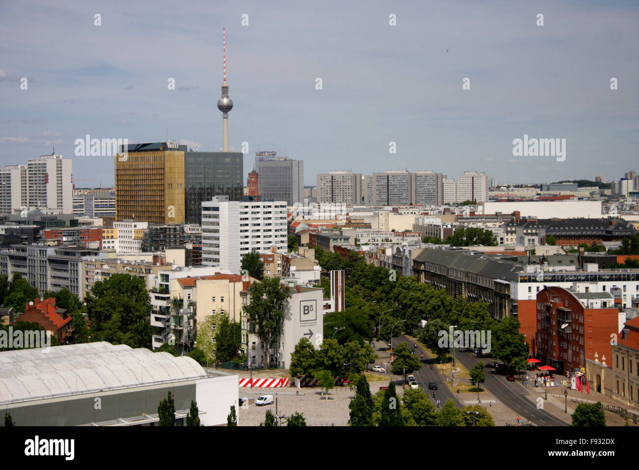 Luftbild: Fernsehturm, Axel-Springer-Hochhaus, Berlin-Kreuzberg. Stockfoto