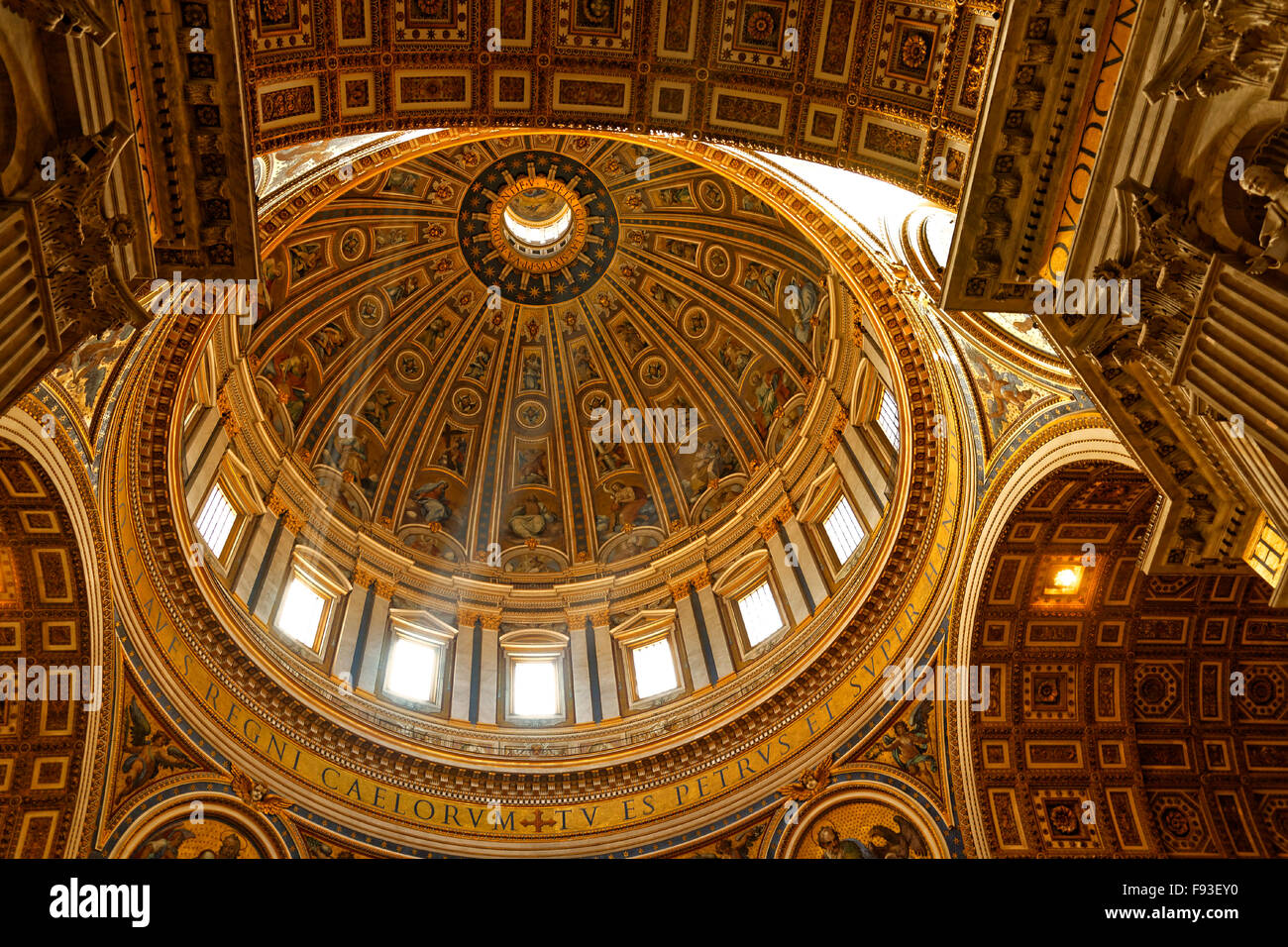 Der Vatikan Kuppel von innen, ein gutes Beispiel der klassischen Architektur Stockfoto