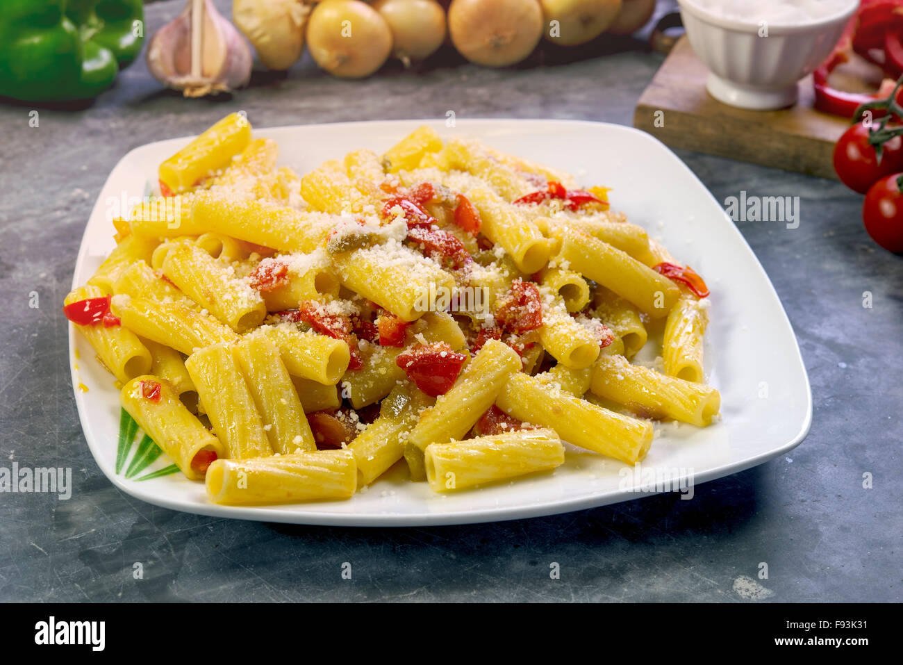 Sauce für Nudeln mit Paprika typisch italienisches Essen Stockfoto