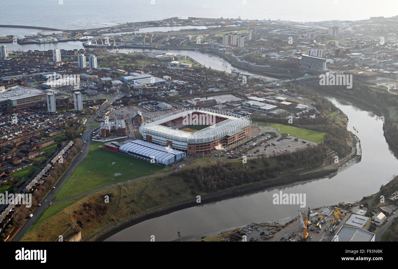Luftbild von The Stadium of Light und Flusses Wear in Sunderland, UK Stockfoto