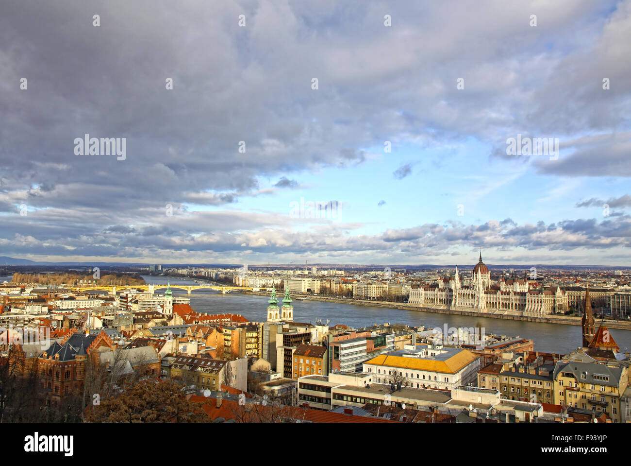 Stadt Budapest, Ungarn. Blick auf Donau und berühmten ungarischen Parlamentsgebäude Stockfoto