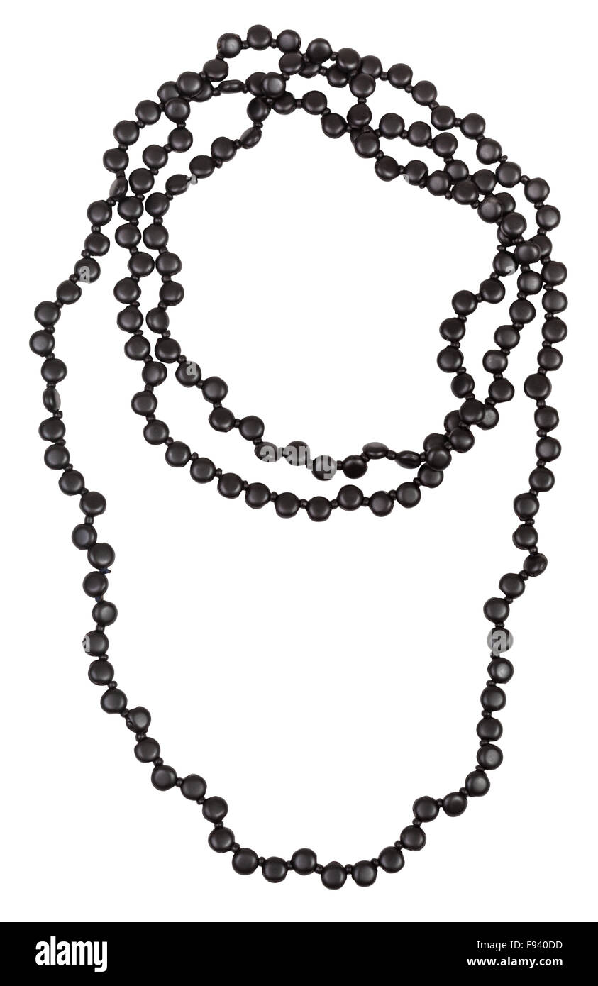 Halskette aus schwarz Jet Perlen isoliert auf weißem Hintergrund  Stockfotografie - Alamy
