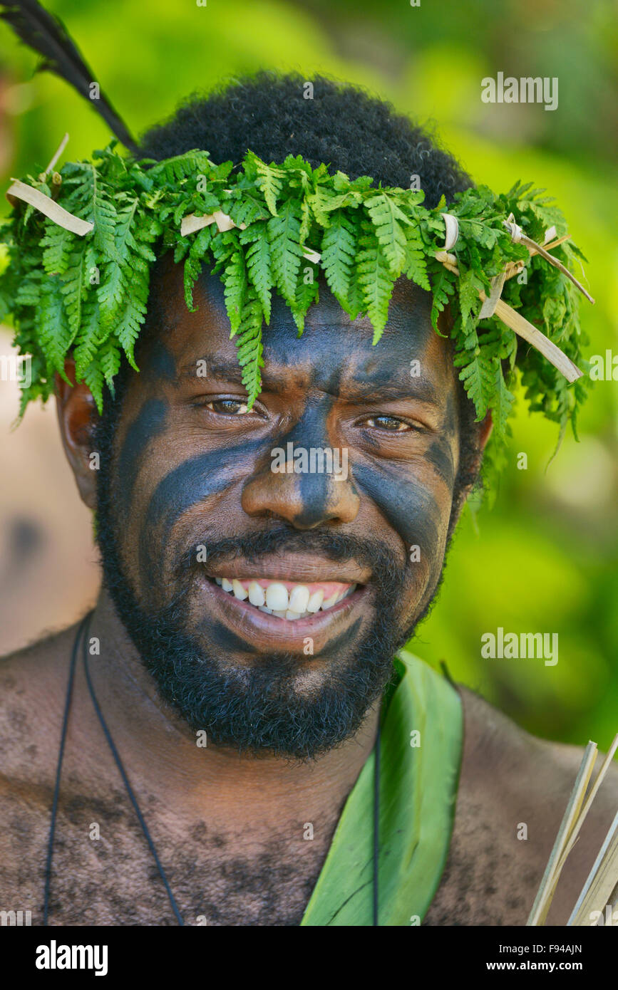 Stammesführer in traditioneller Kleidung, Lelepa Insel, Vanuatu, Melanesien Stockfoto