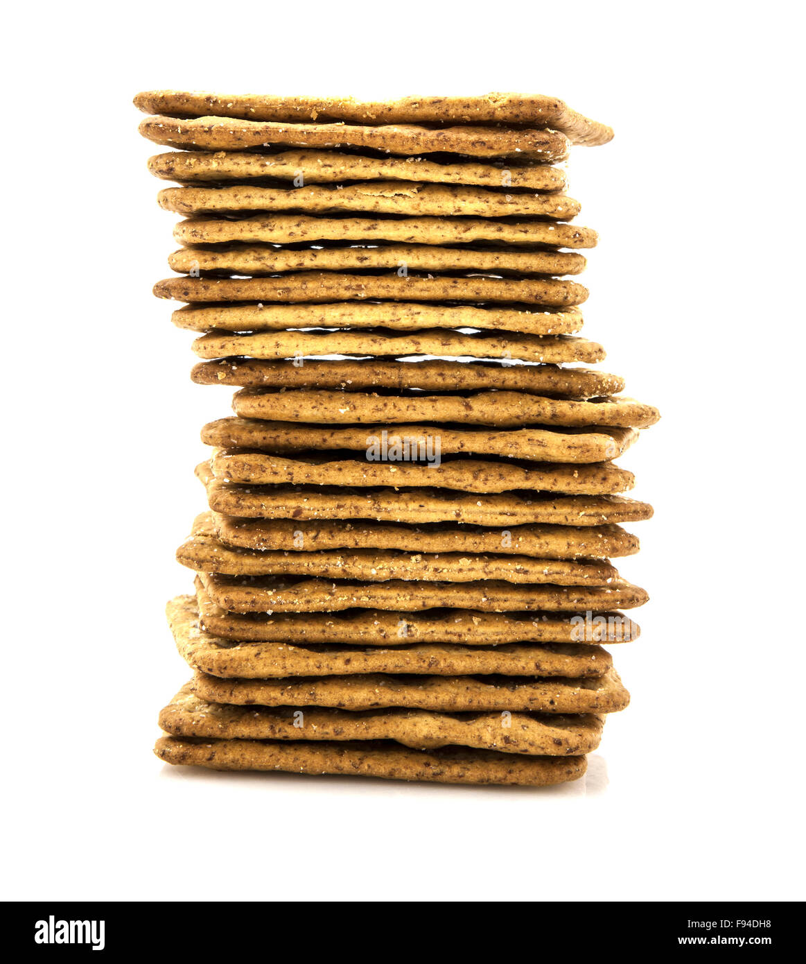 Cracker-Stack auf weißem Hintergrund Stockfoto
